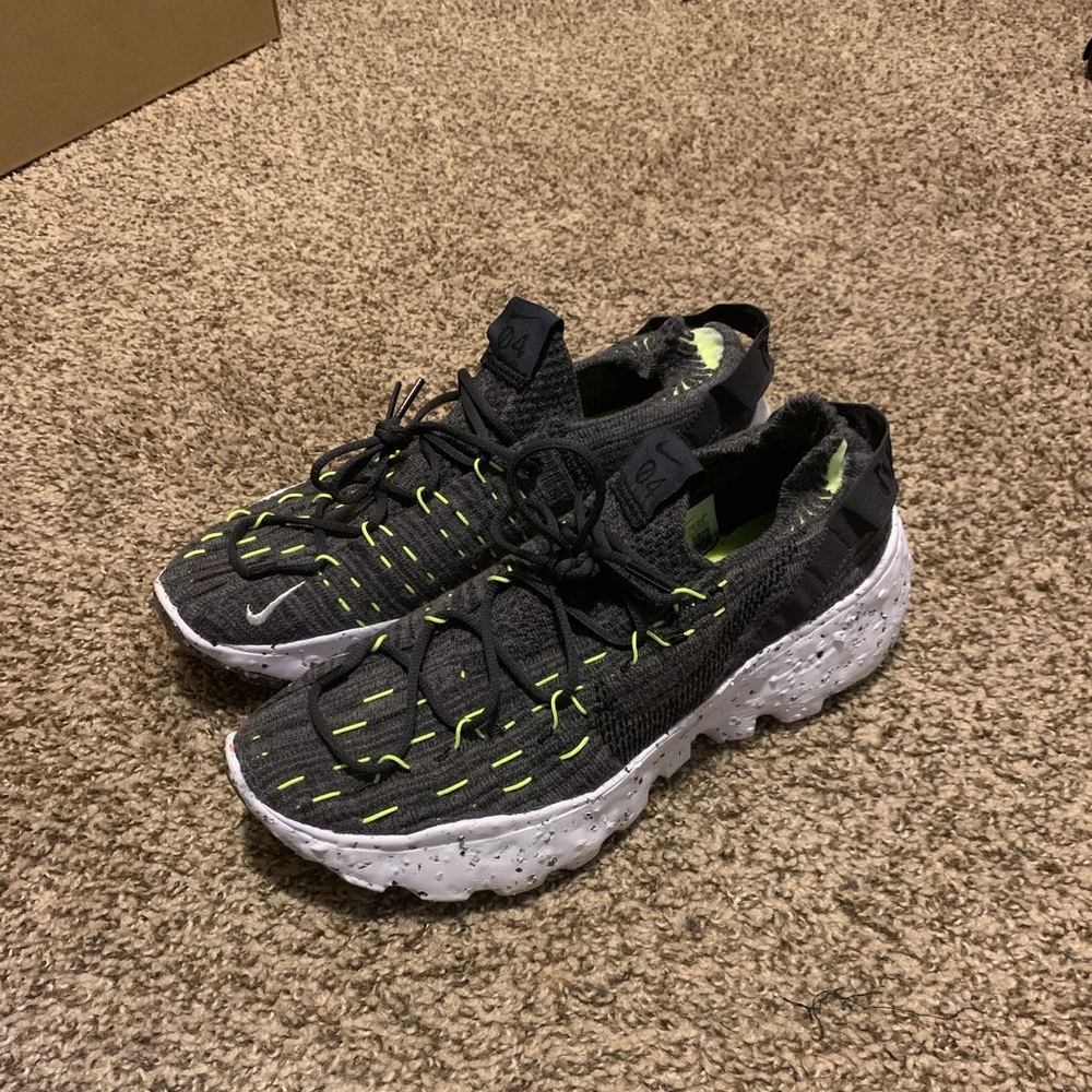 Nike Space Hippie 04